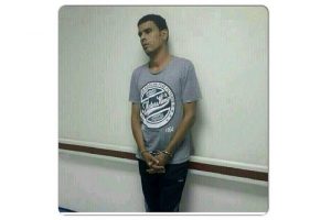المعتقل الكفيف علي سعد في ملابس صيفية لا تلائم برودة الجو